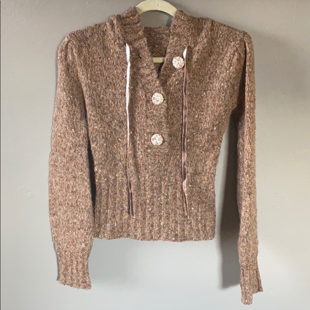 Buckle sweater